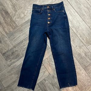 Express Super High Rise 4-Way Hyper Stretch Straight Jeans! Size 4 Regular